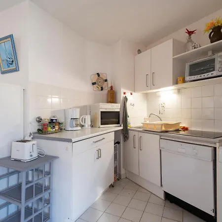 1 Bedroom For 6 아파트